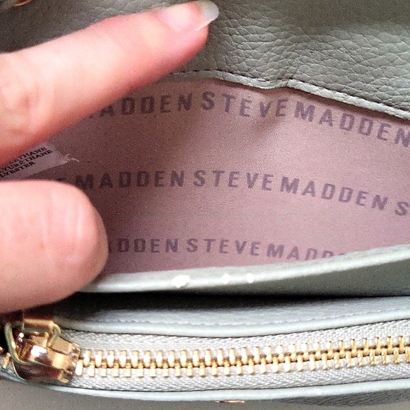 Steve Madden Jade Bangie Wallet on a String - Picture 10 of 12